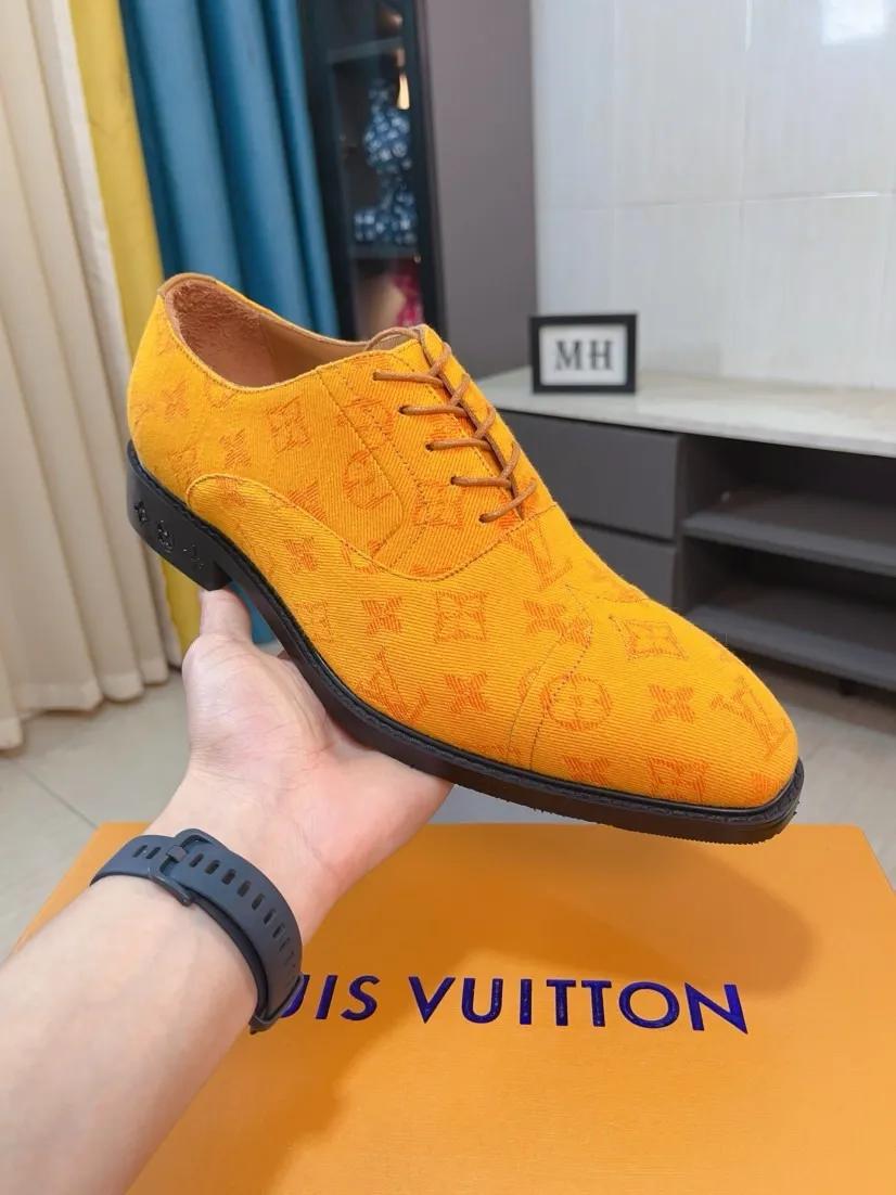 Ex-factory price 720🌹🌹High version [LV] Louis Vuitton's popular casual leather shoes🎖Fashionable and elegant🎖🎖Material: Original imported open-edge beaded cowhide, washed cowhide leather lining, original open-molded rubber outsole, high-end and classy, ​​elegant quality, instantly transforming into a handsome man ❤❤Standard\nNumber: 38-44